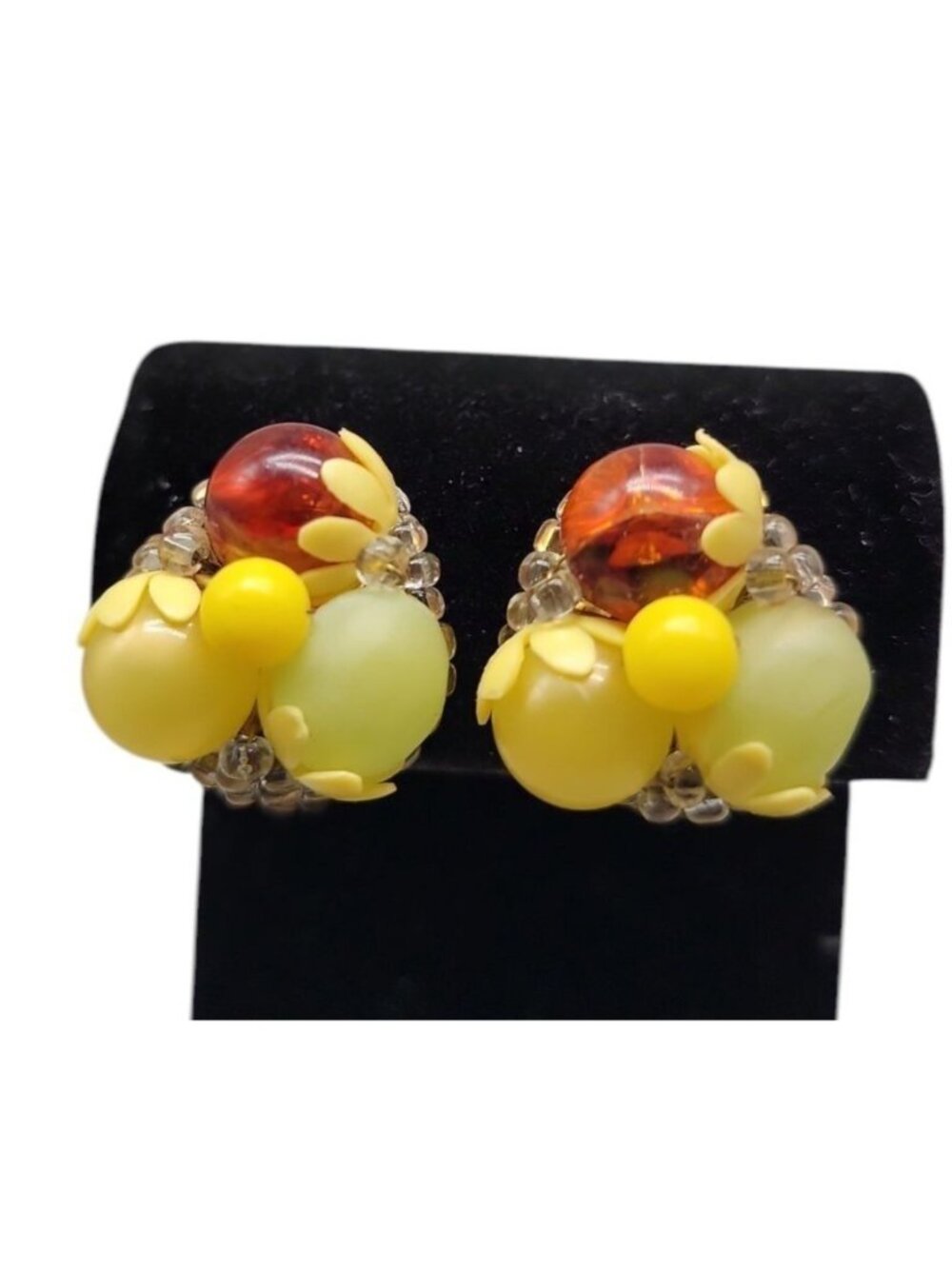 Fruit Salad Clip On Earrings Vintage Lucite Cluster Beads Gold Tone Setting - Picture 2 of 9